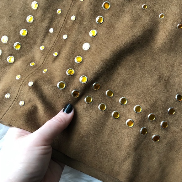 SOLD New Women’s ZARA suede mini skirt medium - Picture 2 of 5